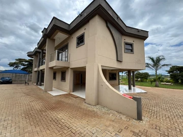 6 Bedroom House