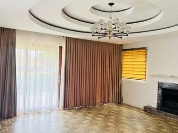 8 Bedroom House
