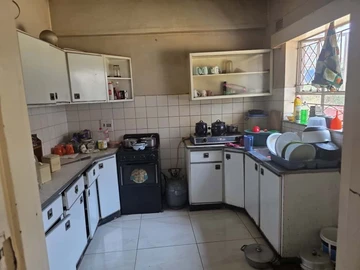 2 Bedroom Flat & Apartment