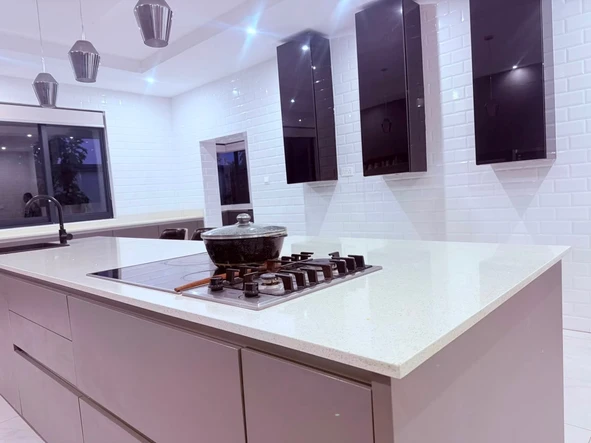6 Bedroom House