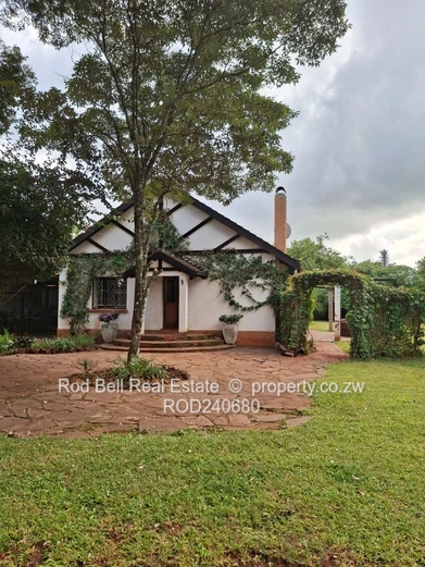 4 Bedroom House in Mandara