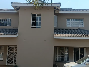 3 Bedroom Flat & Apartment