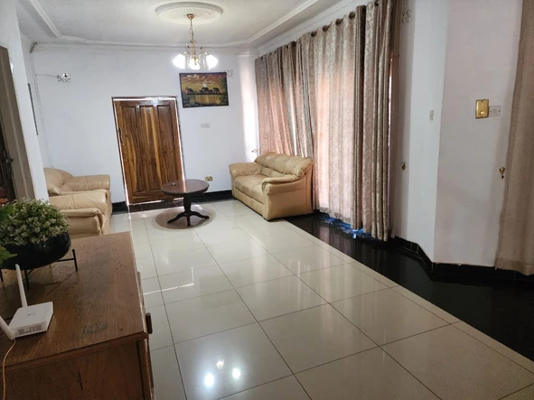6 Bedroom House