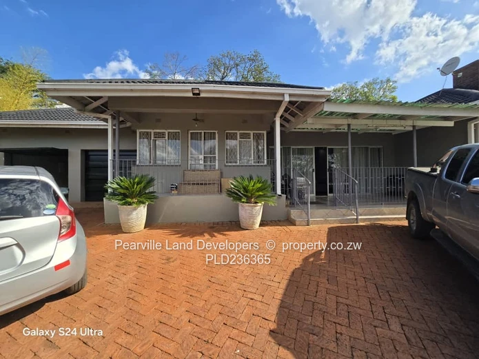 4bedroom house, main ensuite in Greystone park,4612sqm ,deed 390k