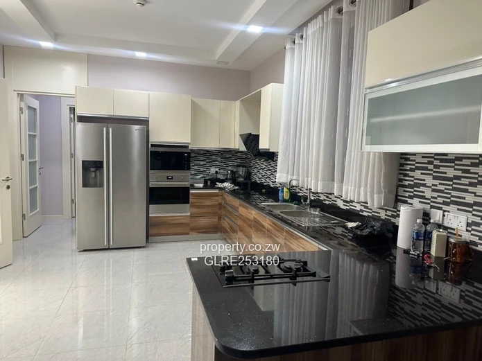 Modern 5-Bed House with Pool & Borehole in Mount Pleasant