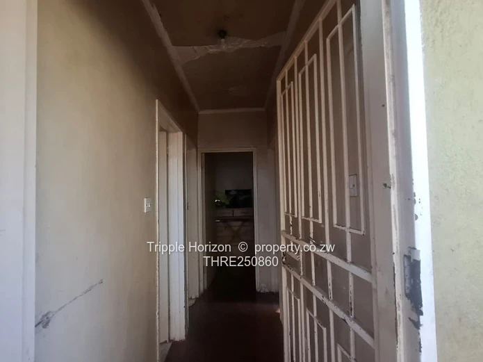 Spacious 4-Bed Warren Park Home Fireplace