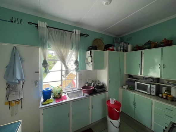 2 Bedroom Flat & Apartment