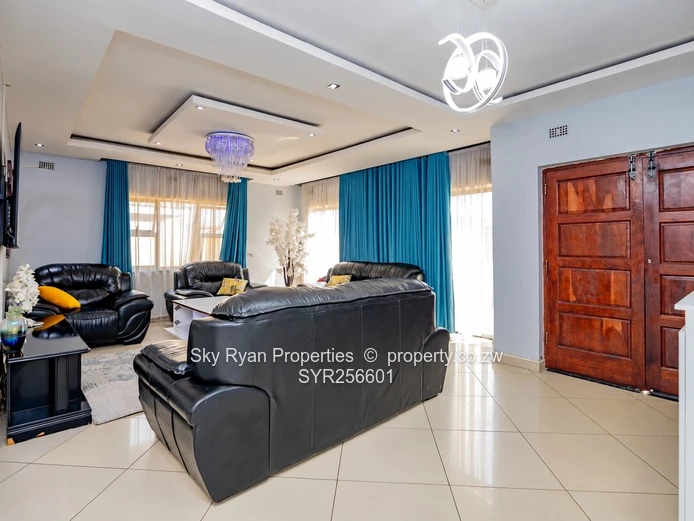 5-Bedroom Family Home For Sale - Madokero 