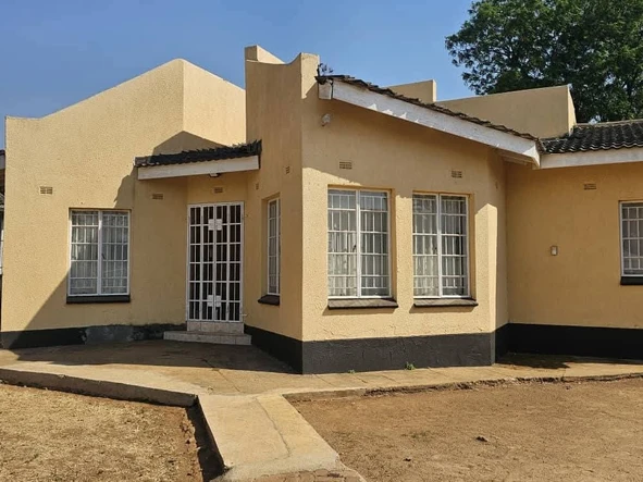4 Bedroom Flat & Apartment