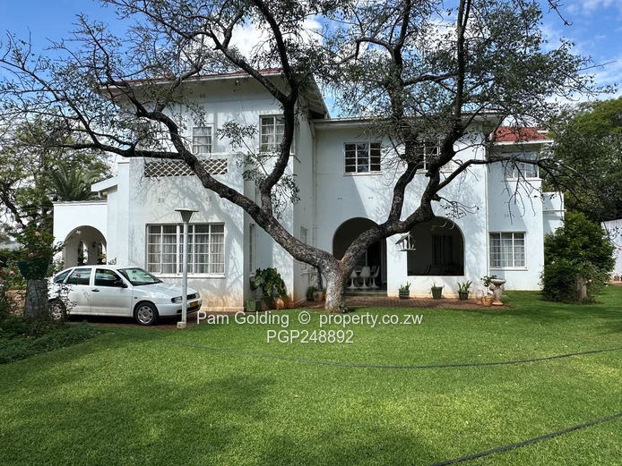 Timeless Family Home With Pool And Cottage.
