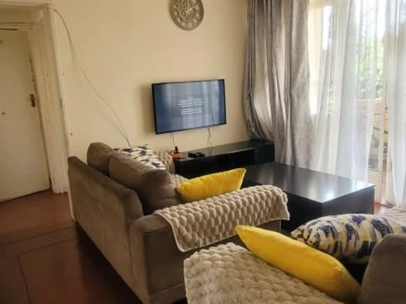 2 Bedroom Flat & Apartment