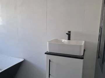 4 Bedroom Garden Flat
