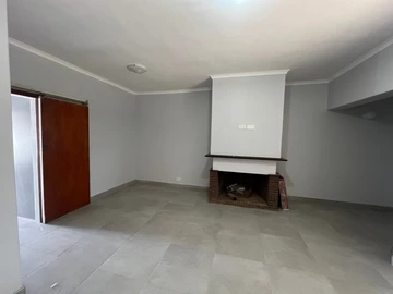 2 Bedroom Flat & Apartment