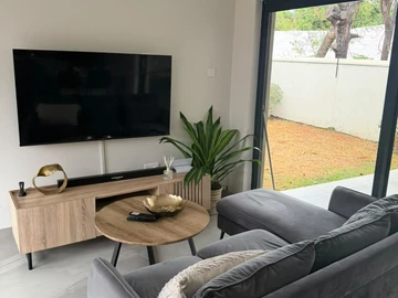 2 Bedroom Garden Flat