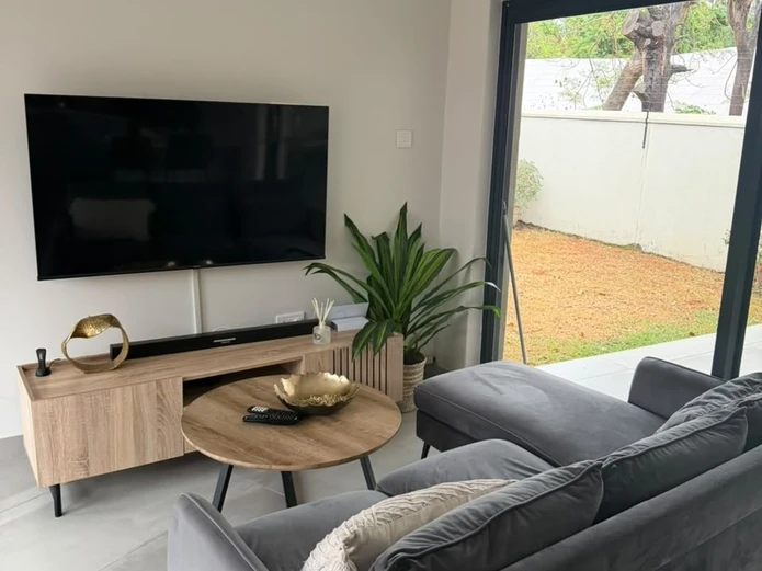 Quinington 2bed furnished garden flat