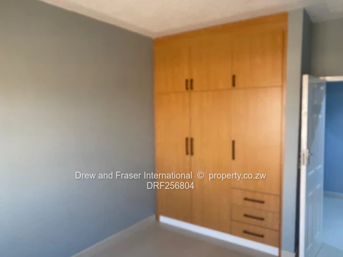 Modern 4-Bed Home in Mabvazuva, Ruwa, Borehole $135k