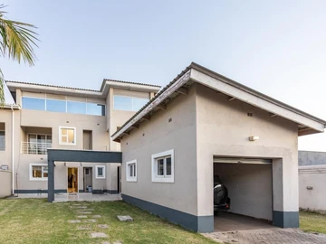 4 Bedroom Flat & Apartment