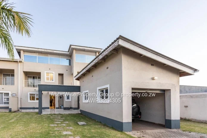 Avondale West: Cozy 4-Bed Townhouse 