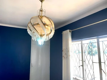 2 Bedroom Flat & Apartment