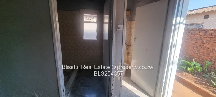 Kuwadzana 7 house for rent