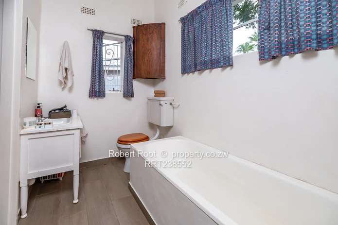 Tranquil Garden Living - 10,430 Sqm In Umwinsidale