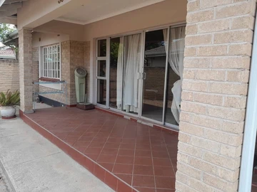 3 Bedroom Flat & Apartment