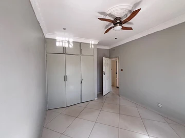 3 Bedroom Flat & Apartment
