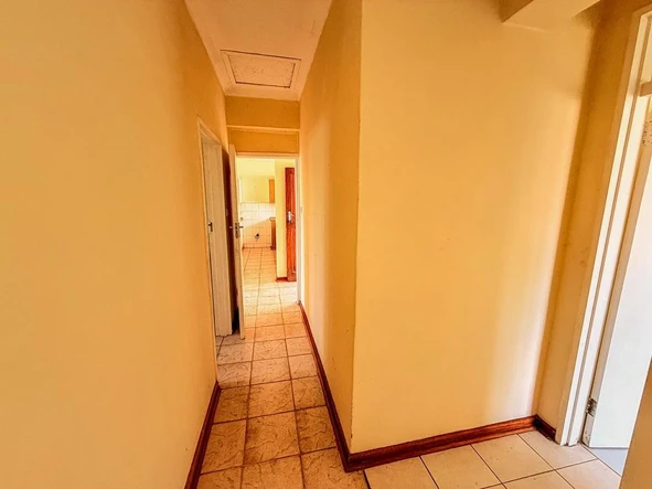 2 Bedroom Flat & Apartment