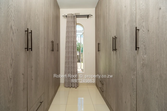 Stunning 5 bed fully furnished house in Glenlorne