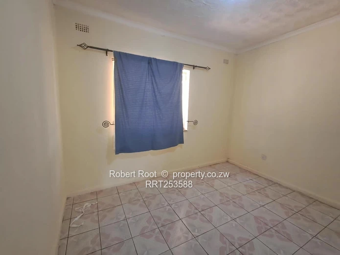 Sunny 2-Bed Cottage in Kambanji, Borehole & Tiled Floors