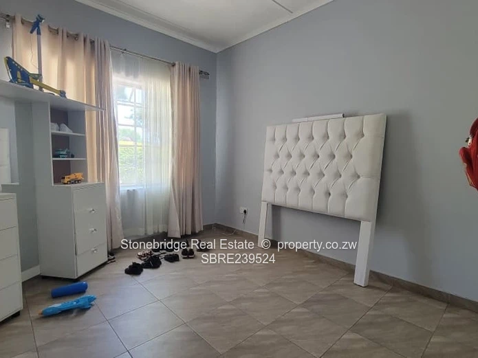 Secure 3 Bedroomed Townhouse in Selbourne Park for sale