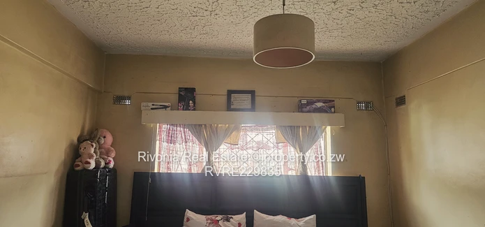 Secure  2-Bed Flat in Eastlea with Veranda & Borehole