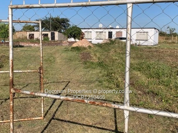 Prime 3173 m² Residential Stand with a 3 roomed cottage for Sale in Norton