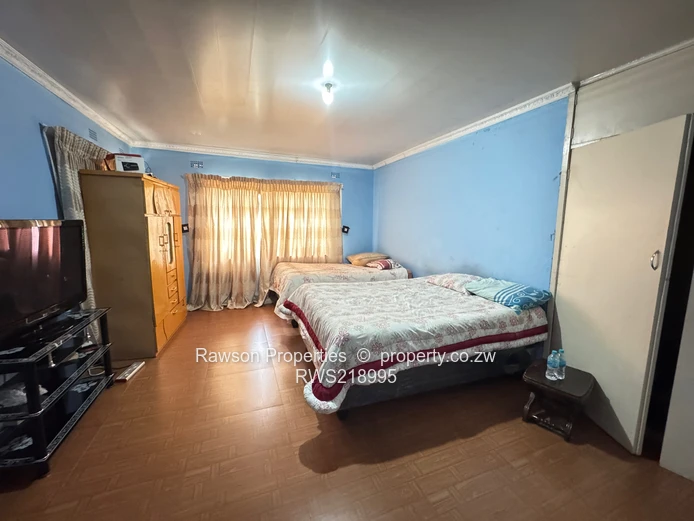 Tynwald solid gem for sale near Madokero Mall