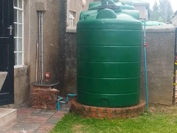 2 Bedroom Flat & Apartment