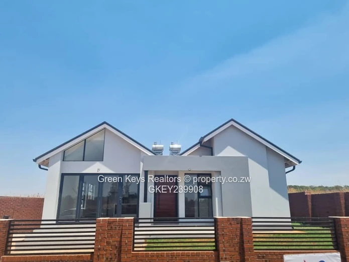 Modern 4-Bed House| Prime Location, Pomona