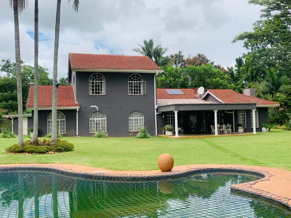 Beautiful 5 Bed House For Sale In Helensvale  