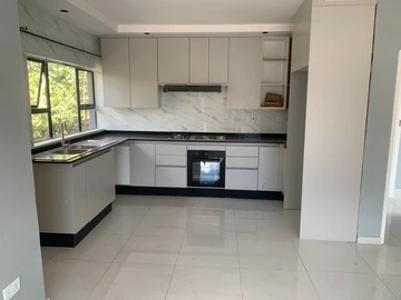 3 Bedroom Flat & Apartment