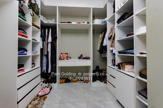 5 bedroom house (Sole Mandate)