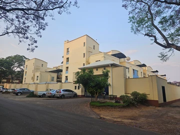 3 Bedroom Flat & Apartment