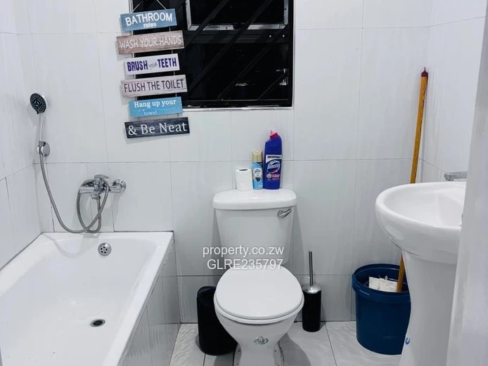 A Truly Modern & Self-Sufficient 1-Bedroom Gem in Mabelreign