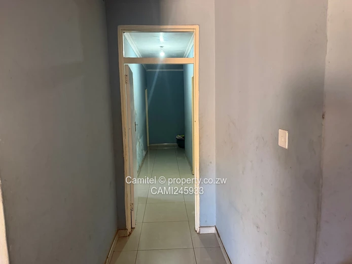 Modern 4BR/3BA Home in Madokero - Borehole & Garage (Sole Mandate)