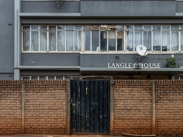 2 Bedroom Flat & Apartment