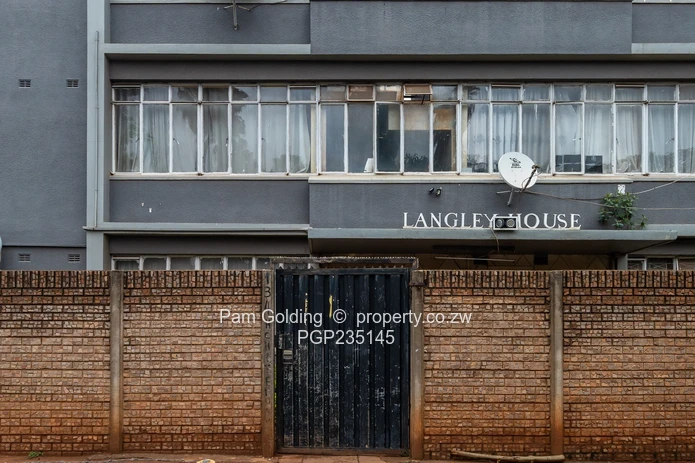 Modern Duplex Apartment in Langley House - Avenues (Sole Mandate)