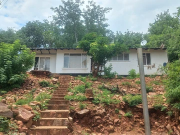 Choice of 2 houses for sale in Kariba 