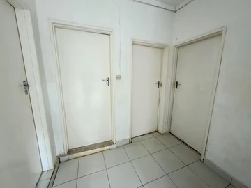 6 Bedroom House