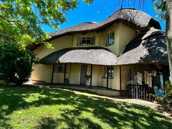 Hotel & Lodge