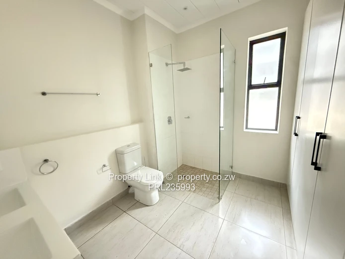 2-Bed, 2 -Bath Ground Floor Flat Available To Rent