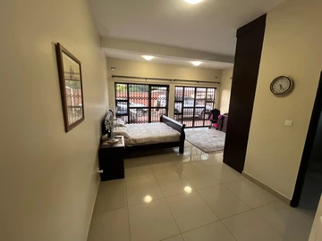 3 Bedroom Flat & Apartment