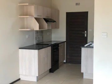 2 Bedroom Flat & Apartment